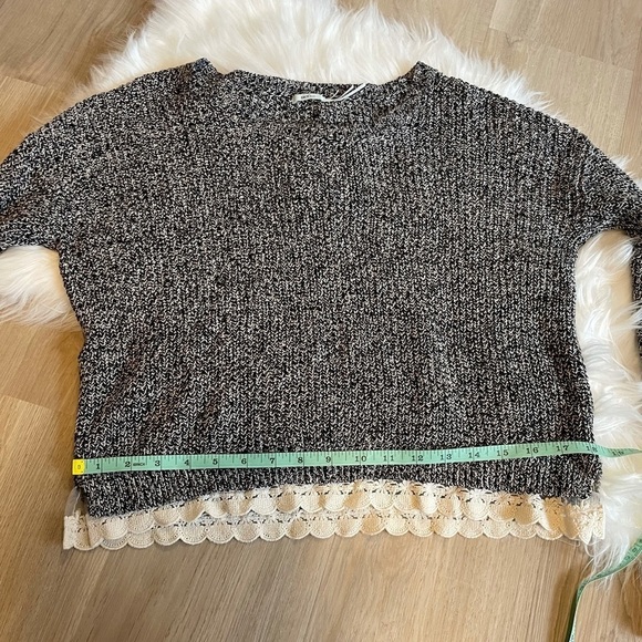 Urban Outfitters Grey Sweater Lace Trim - Picture 10 of 12